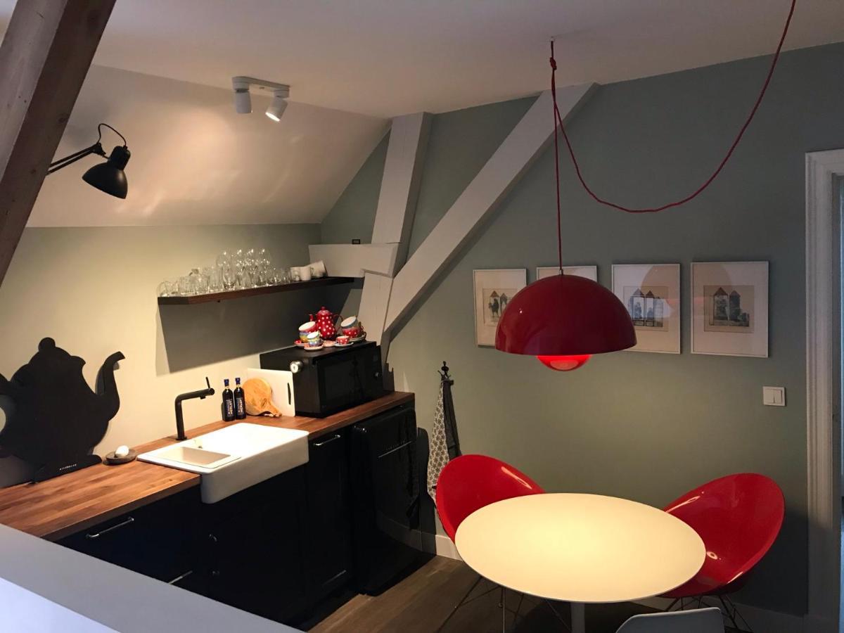 B&B Logeren Bij De Burgemeester Stad aan 't Haringvliet Exterior photo